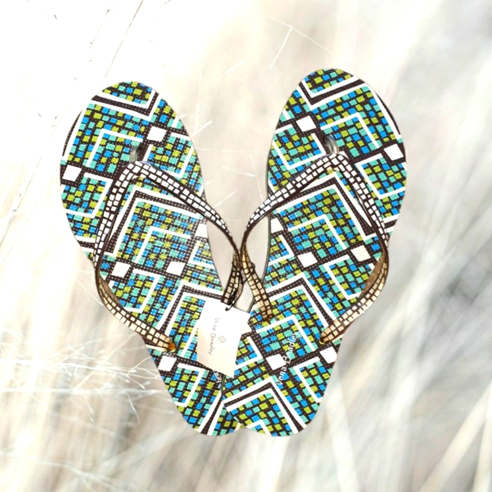 - VERA BRADLEY FLIP FLOPS NWT